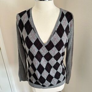 New York & Company Vintage Dark Academia Gray, Black, Red Argyle V-Neck Size XL